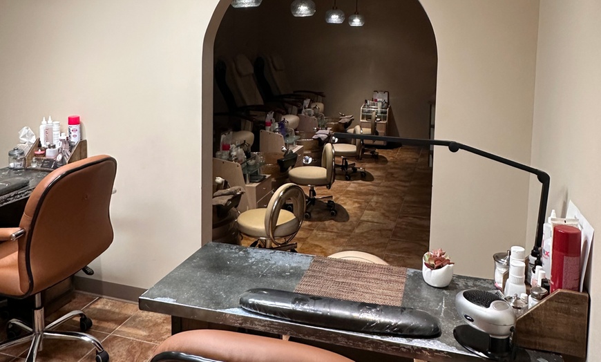 Image 6: Relax with a 60-Minute Swedish or Couples Massage