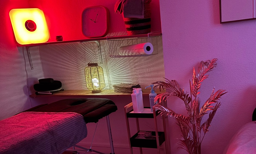 Image 1: Massages du dos de 30 min, Deep Tissue de 45 min ou holistique d'1h