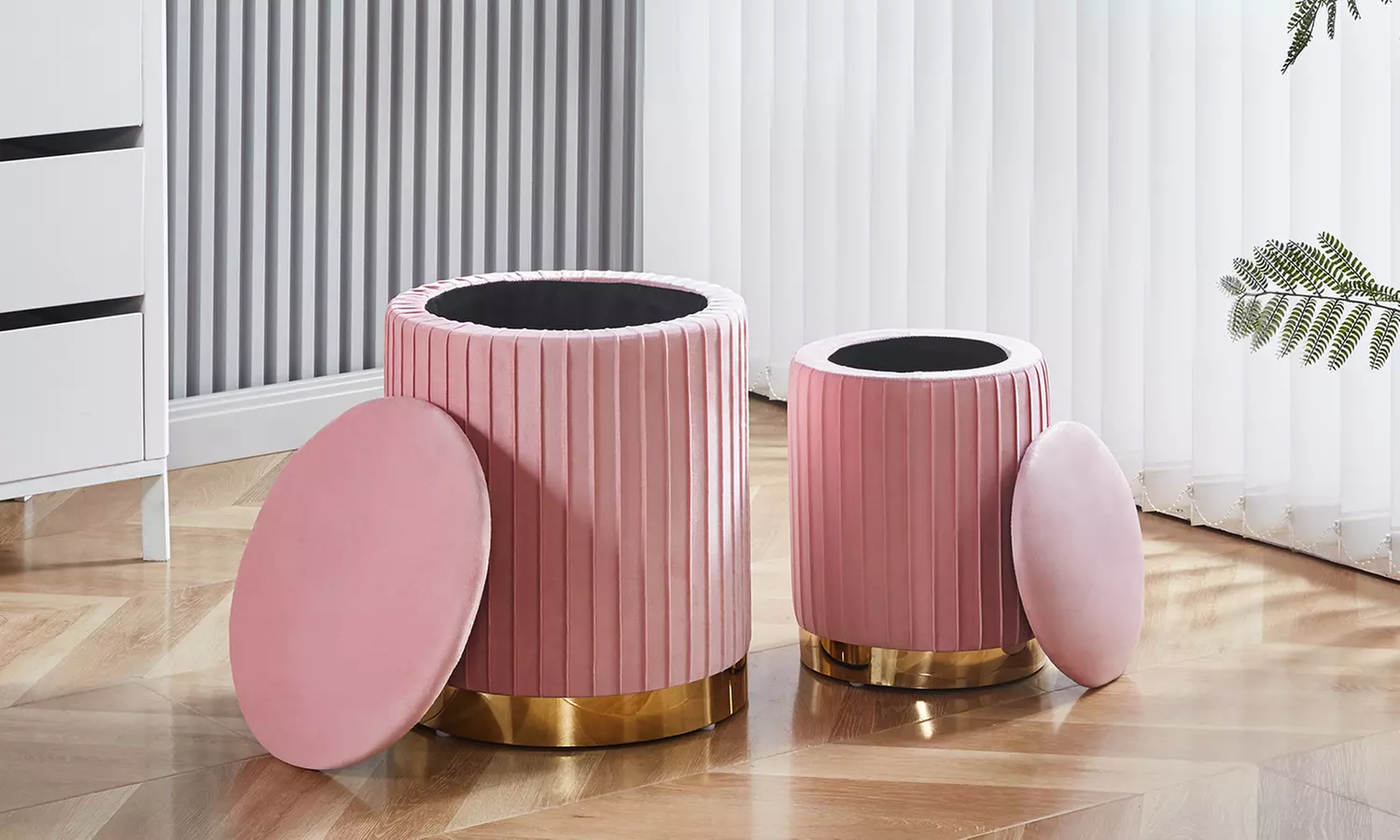 Velours poef met bergruimte