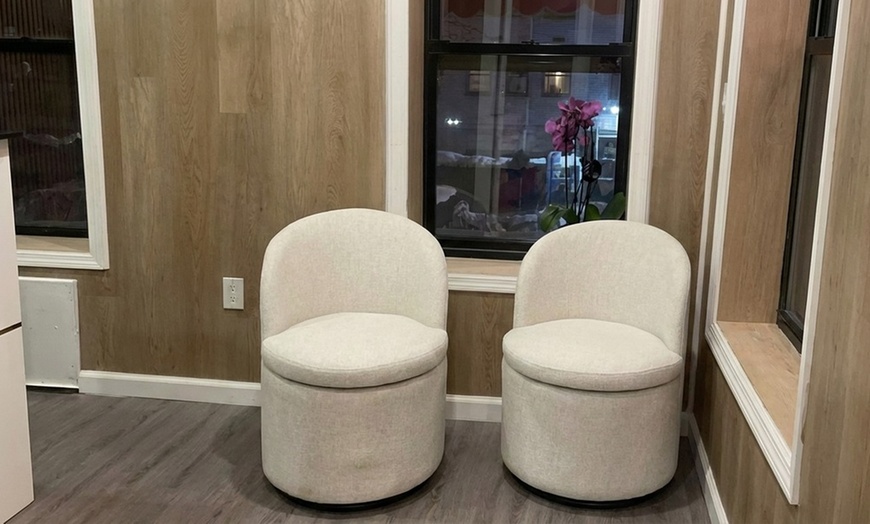 Image 4: Hot Stone Massage with Essential Oils: One, Two or Three Sessions