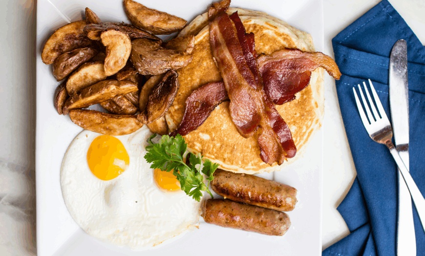 Image 6: Café Hollywood: $25, $50 or $100 Toward All-Day American Food & Drinks