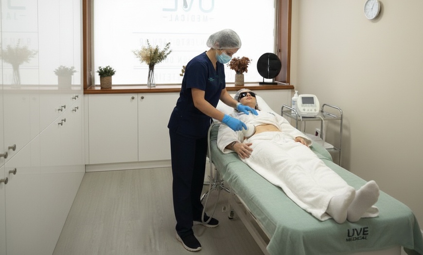 Image 1: 3 o 6 sesiones de cavitación, radiofrecuencia y masaje drenante