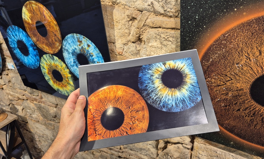 Image 5: Fotografía artística del iris del ojo con impresión en 15 x 20 cm