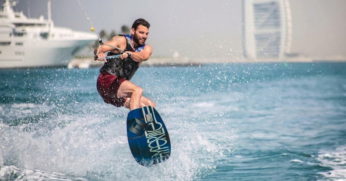 Experience Thrilling Wakeboarding Or Scenic Parasailing In Dubai Experience Thrilling Wakeboarding Or Scenic Parasailing In Dubai