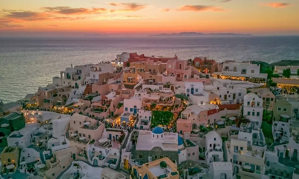 ✈ Santorini, Estate 2026: Volo diretto più 7 notti in hotel