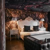 Image 1: Stadhampton: Romantic Stay for 2 with Dinner & Champagne