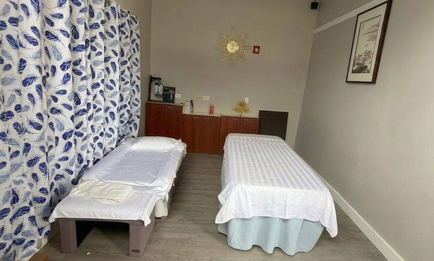 Image 4: Rejuvenating 45-Minute Deep Tissue Body Massage with Hot Stone Therapy