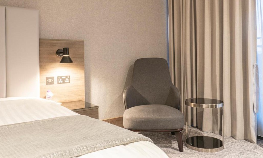 Image 8: 4* Kingston: One or Two Nights Stay 