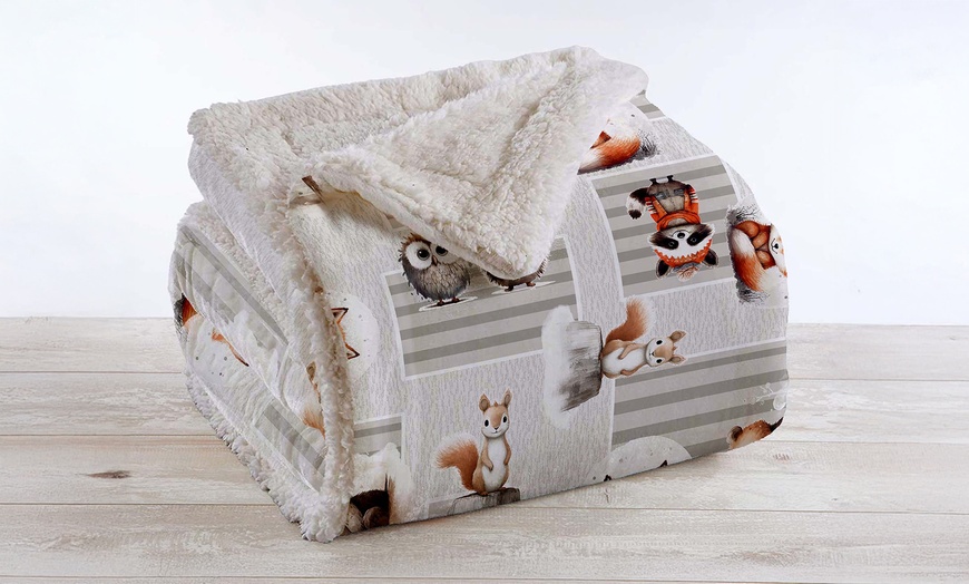 Image 14: Plaid réversible sherpa et microfibre