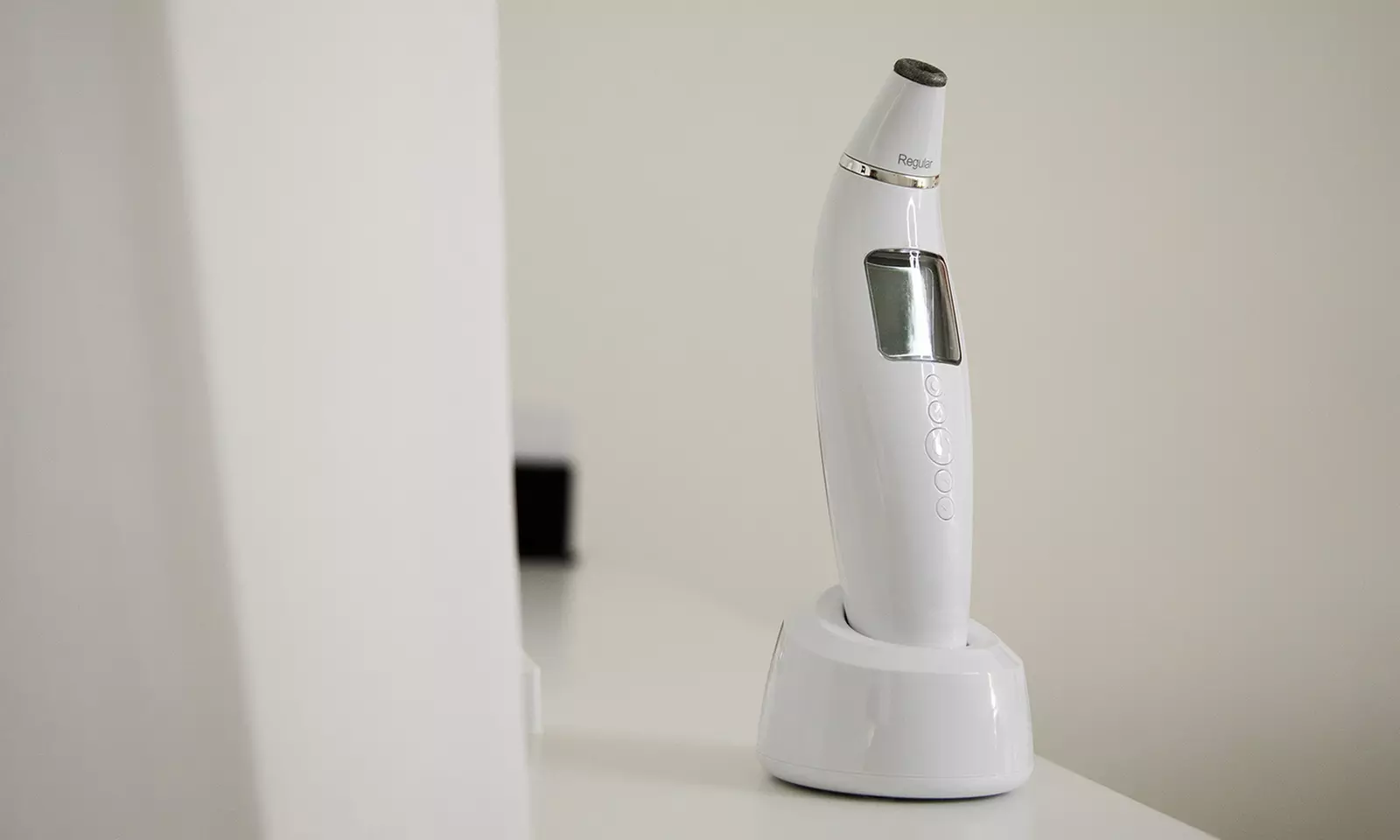 Limpieza facial con máscara LED