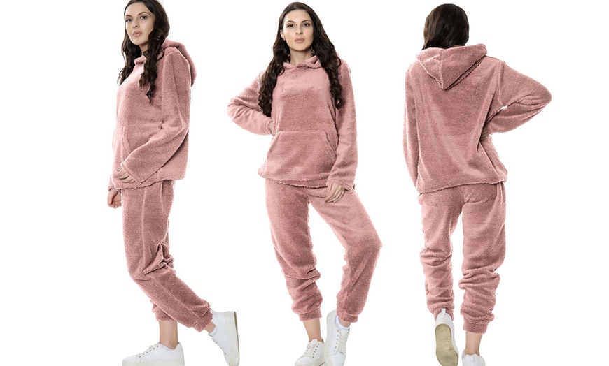 Image 5: Fluffy Hooded Loungewear Set