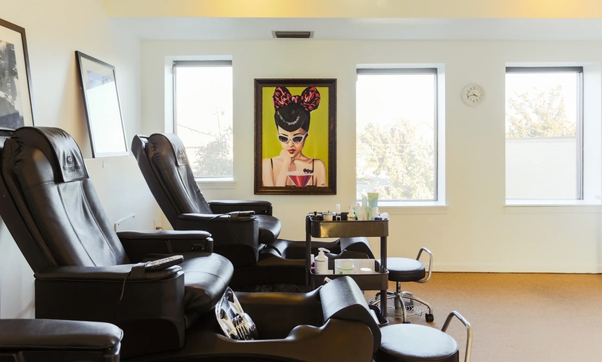 Image 2: Pamper Yourself With Exclusive Spa Gift Card Choices