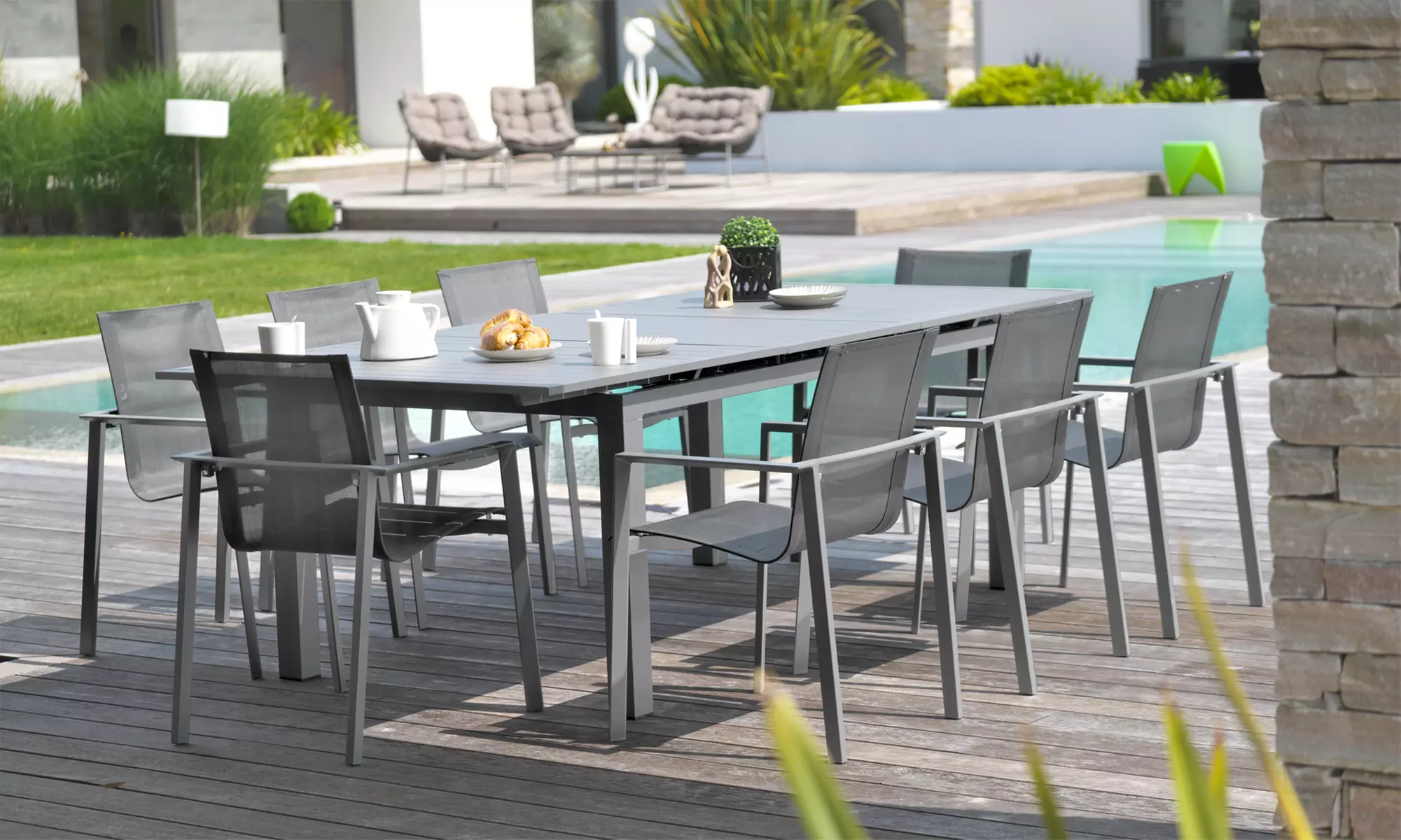 Ensemble de jardin 1 table avec rallonge automatique et 6 ou 8 fauteuils empilables, livraison offerte - Primary Image