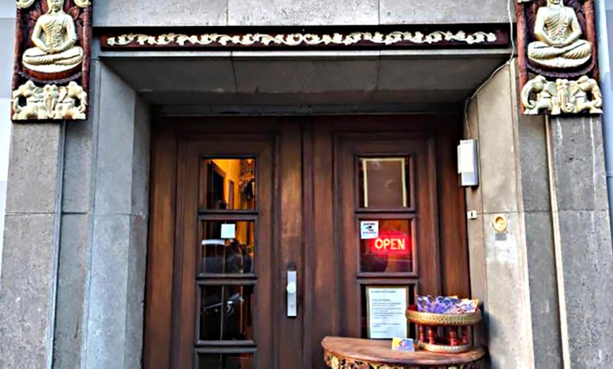 Image 8: 30 - 60 Min. Hot-Stone-Massage für 1 Person