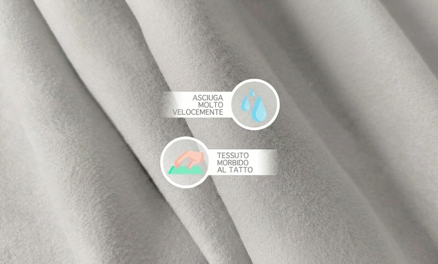 Image 9: Unisex Hooded Bathrobe in Soft Microfiber 