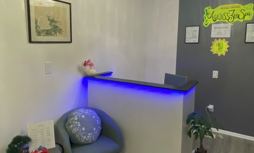 Image 5: Couples Massage & Free Hot Stone or Body Scrub or Mini Facial 