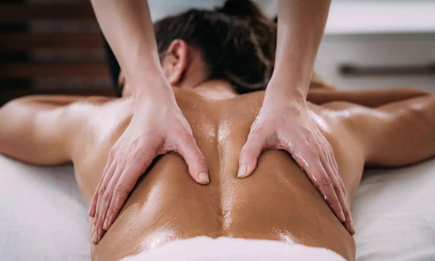 The Spring Resort: Massage, Scrub & Champagne Spa Experience