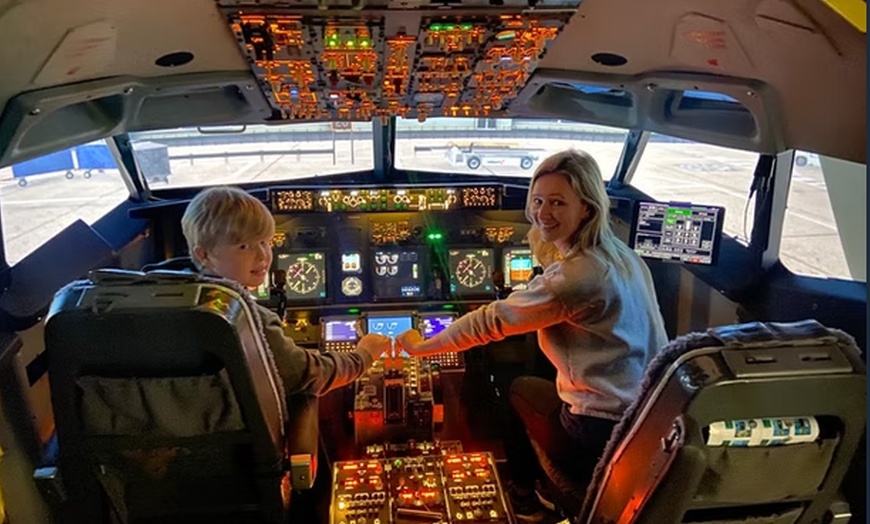 Image 5: Flight Simulator Experience at SimAir737