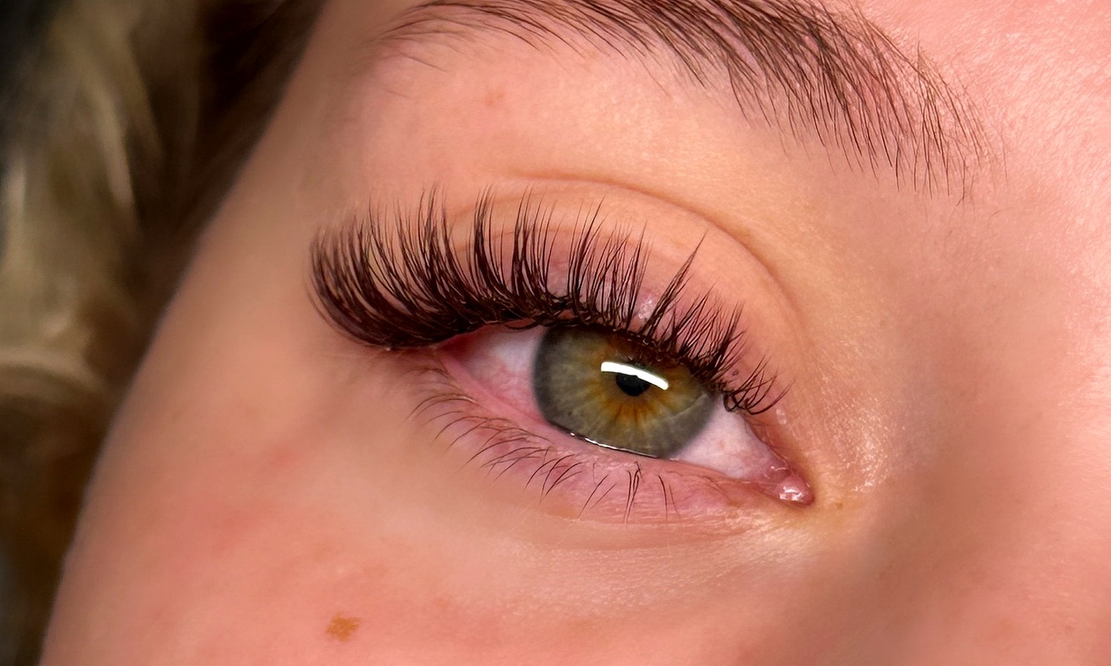 Eyelash Extensions - Classic, Hybrid, Voulme or Mega Volume Full Set