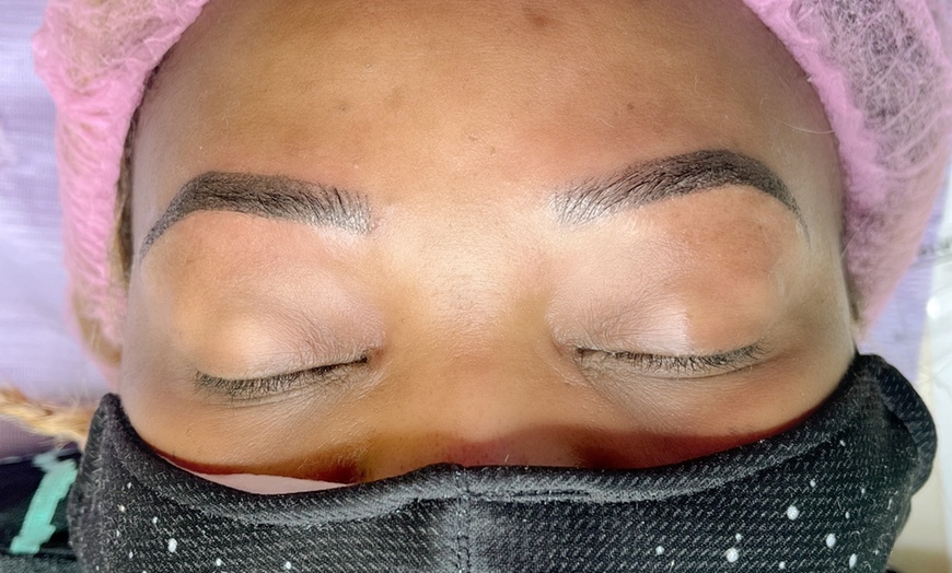 Image 1: Get Flawless Brows with Ombre Microshading Session