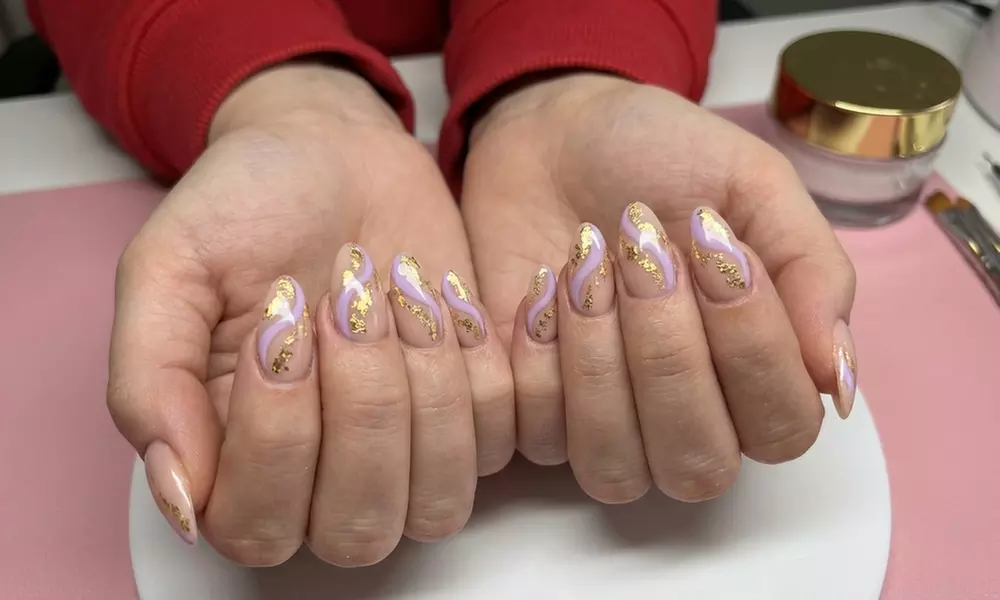 Trendy Nail with Almond Shape Medium Nails or Long Stiletto Nails