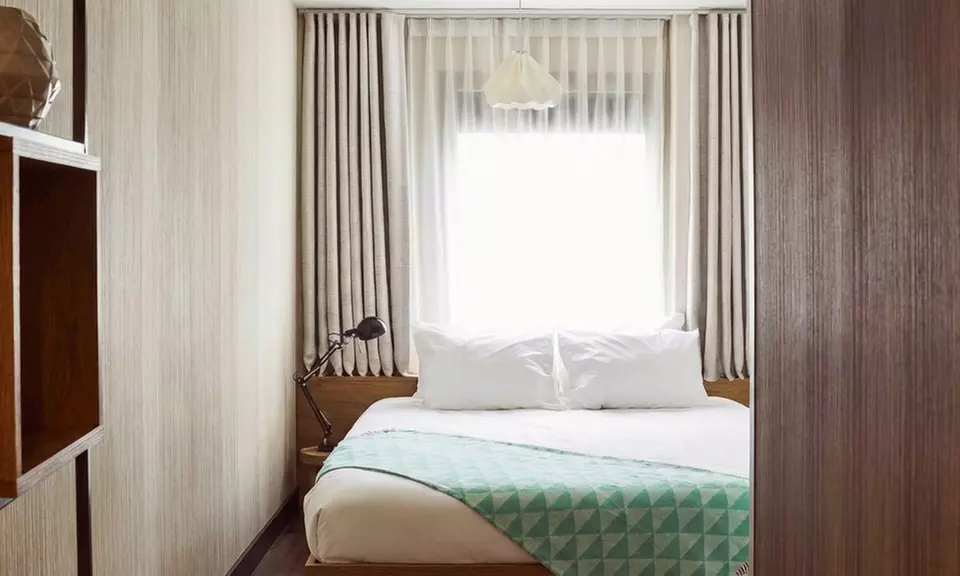 London: Waterfront Floating Hotel Stay for 2