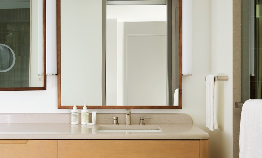 Image 7: Hotel Near Allstonway Innovation Corridor With Dining & Fitness Center