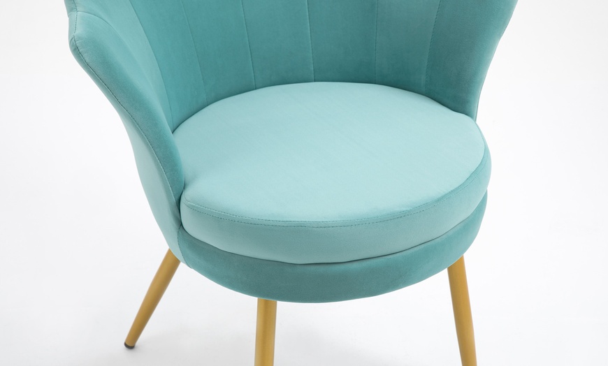 Image 64: Fauteuil coquillage en velours