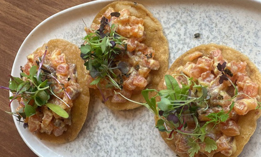 Image 7: Menús para 2 o 4 personas con entrante, principales, postres y bebidas