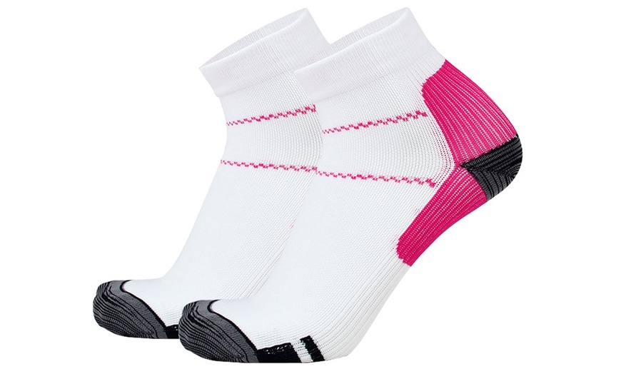 Image 8: Unisex Plantar Fasciitis Ankle-Length Compression Socks (3-6 Pairs)