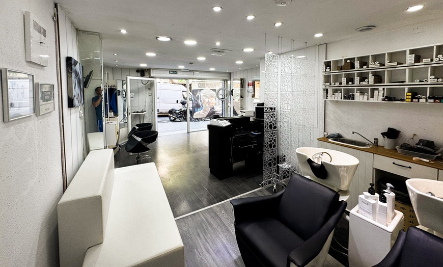 Image 3: Corte de pelo, peinado y opción a tinte de raíz, reflejos o balayage 