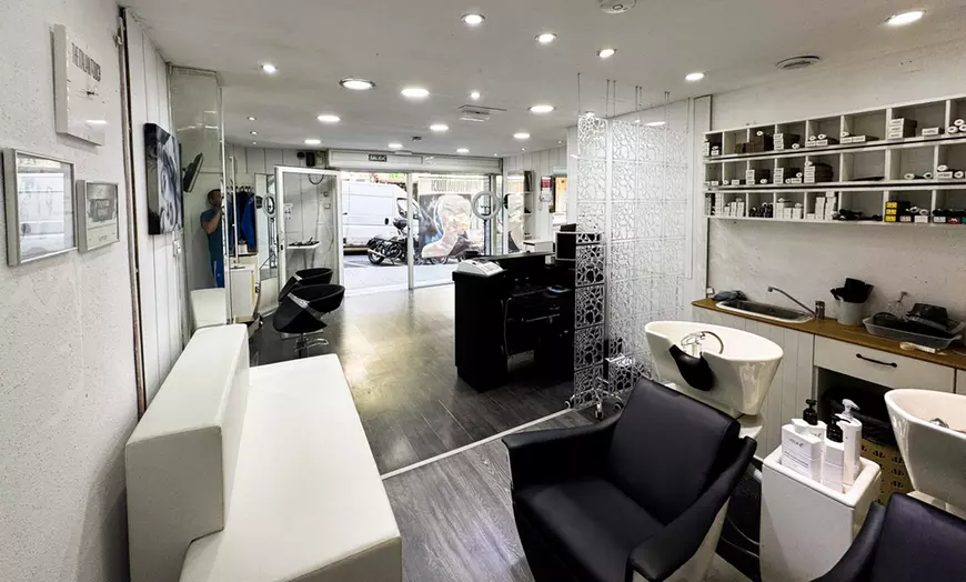 Image 2: Sesión de peluquería con lavado, corte y secado y opción a coloración