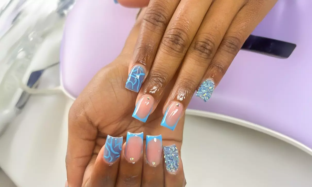 Gel/ Classic Mani-Pedi Combo for a Lasting Shine