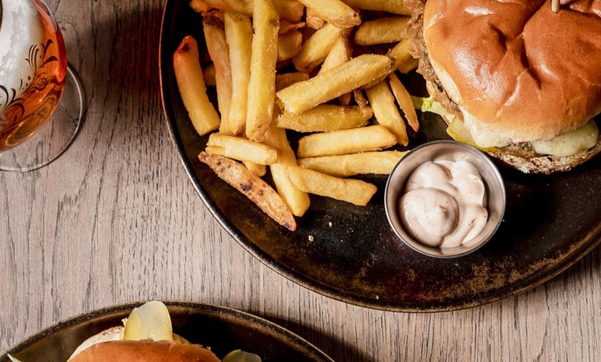 Image 11: Award-winning beers & irresistible burgers at this exclusive taproom!
