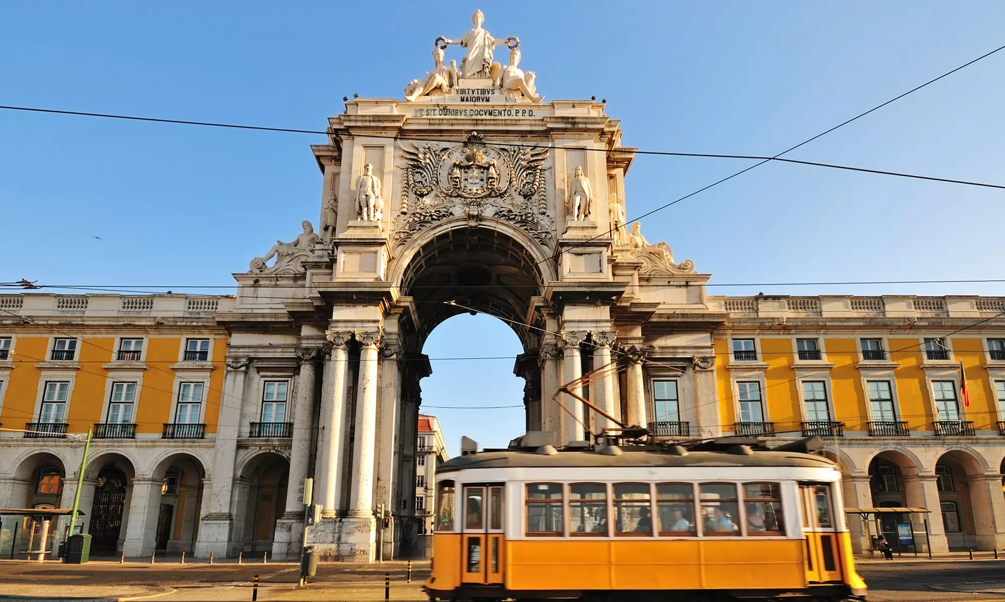 ✈ Lisbona: Pacchetto con volo diretto A/R più 2 o 3 notti in hotel 4* - Periodo gennaio-maggio - Prezzo a persona - Primary Image