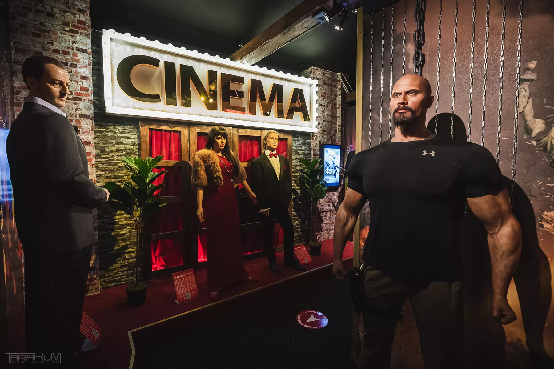 Magia i emocje: Bilety do Muzeum Iluzji Krzywy Domek i Baszty Tajemnic