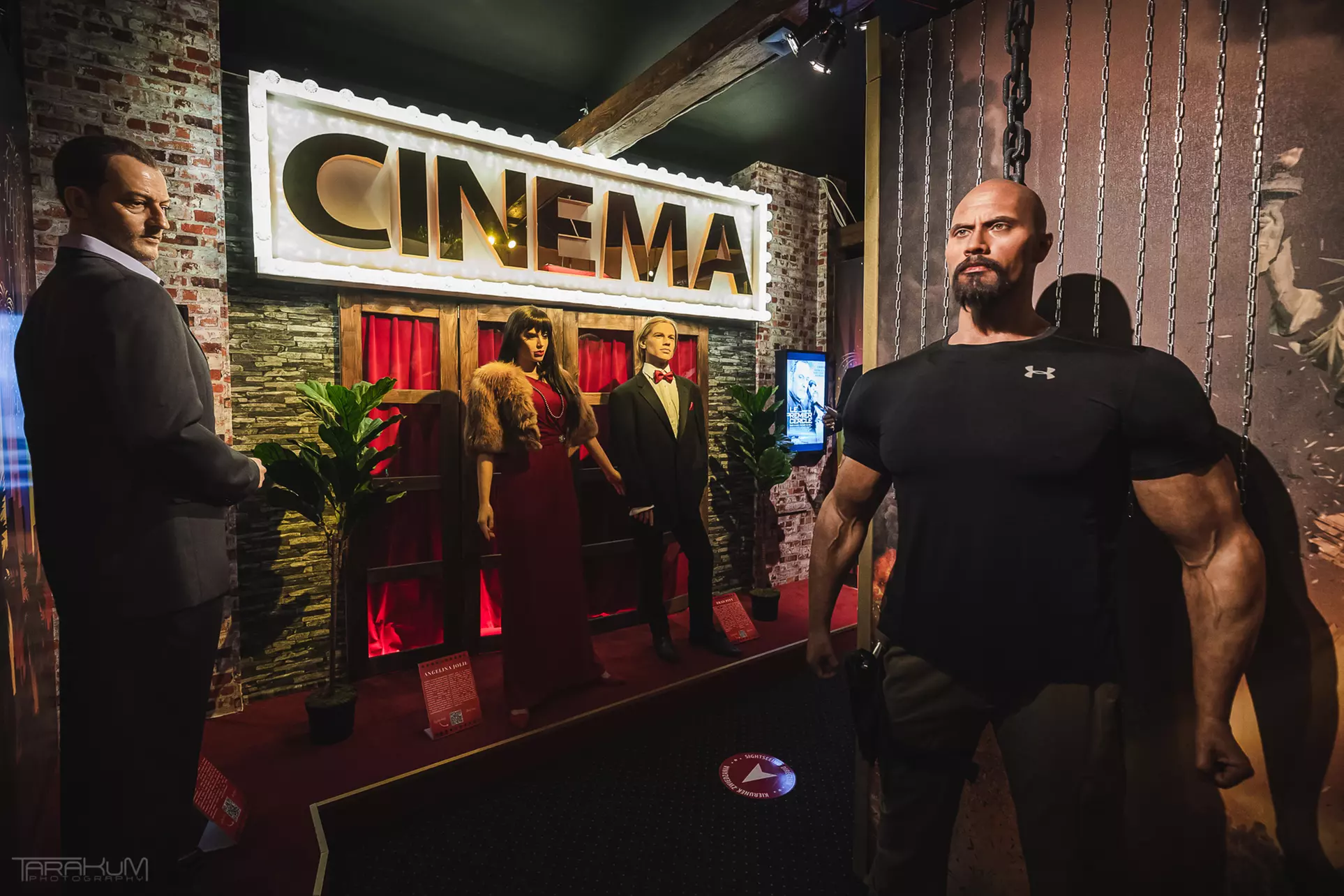 Magia i emocje: Bilety do Muzeum Iluzji Krzywy Domek i Baszty Tajemnic