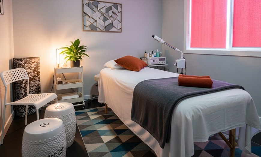 Image 2: 60-Minute Dry Head Spa, Swedish Massage or Deep Tissue Massage Package