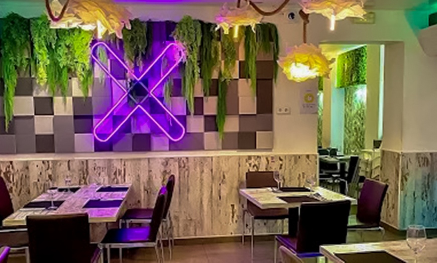 Image 2: Menú completo clásico o prémium para 2 o 4 con opción a vino