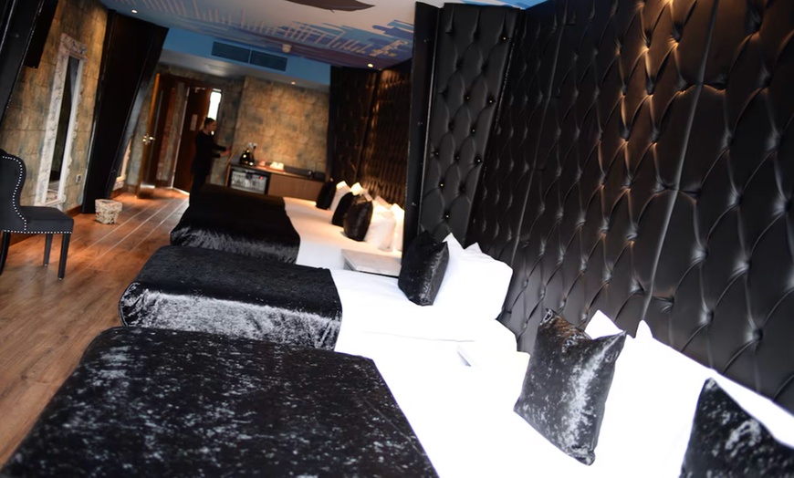 Image 4: Liverpool: Luxury Double Room with Jacuzzi, Prosecco, & Late Checkout