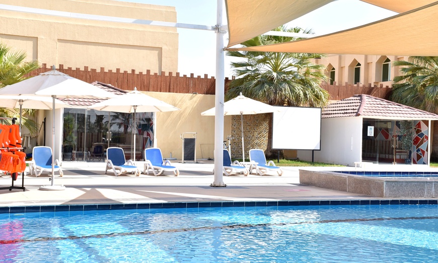 Image 2: Abu Dhabi: 1- or 2-Night 4* Stay with Breakfast