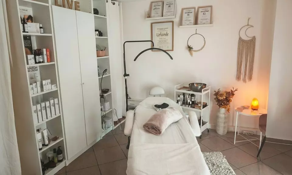 Beauty-Paket nach Wahl mit Gesichtsbehandlung & Massage für 1 Person