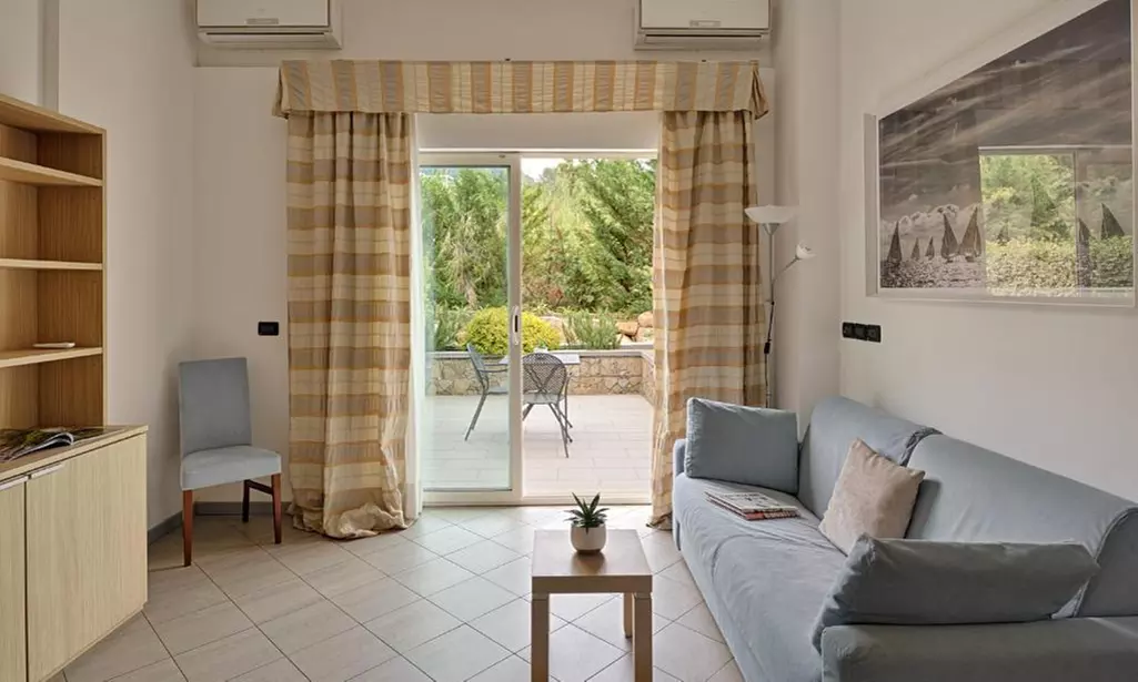 Liguria 4*: camera Superior con colazione o mezza pensione