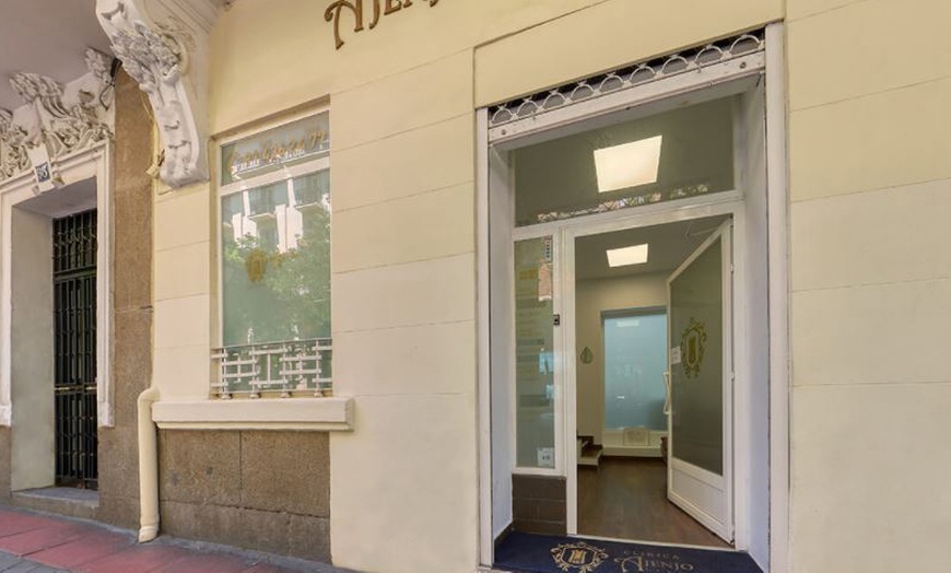 Image 9: Polinucleotidos en todo el rostro o contorno de ojos