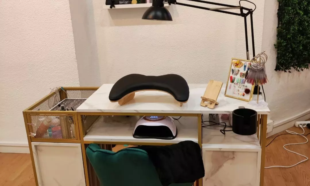 1 sesión de manicura, pedicura, ambas o uñas acrílicas para 1 persona