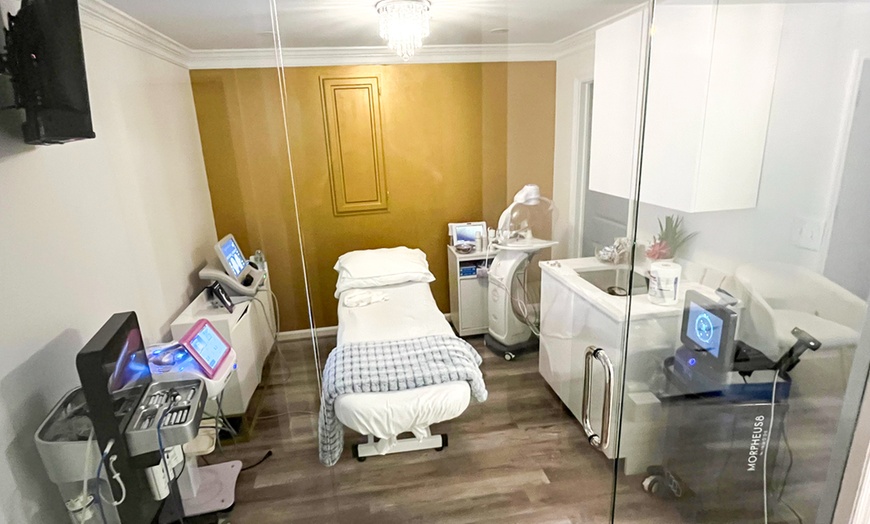 Image 2: Get a Vitality Glow Detox Pod, Glow & Flow Reset Series, & More