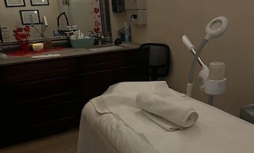 Image 2: Ultrasonic-Cavitation, VelaShape Body Contouring Session