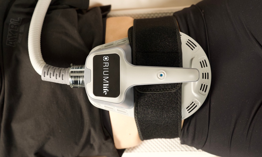 Image 2: EMS Sculpt: het effect van 20.000 sit-ups in één sessie