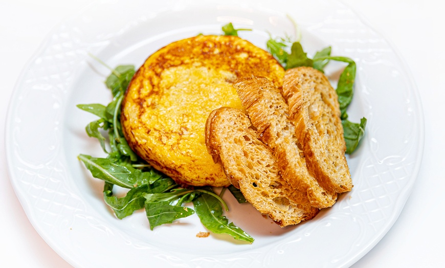 Image 12: Brunch para 2 o 4 con dulces, salados, bebidas y premium con cócteles
