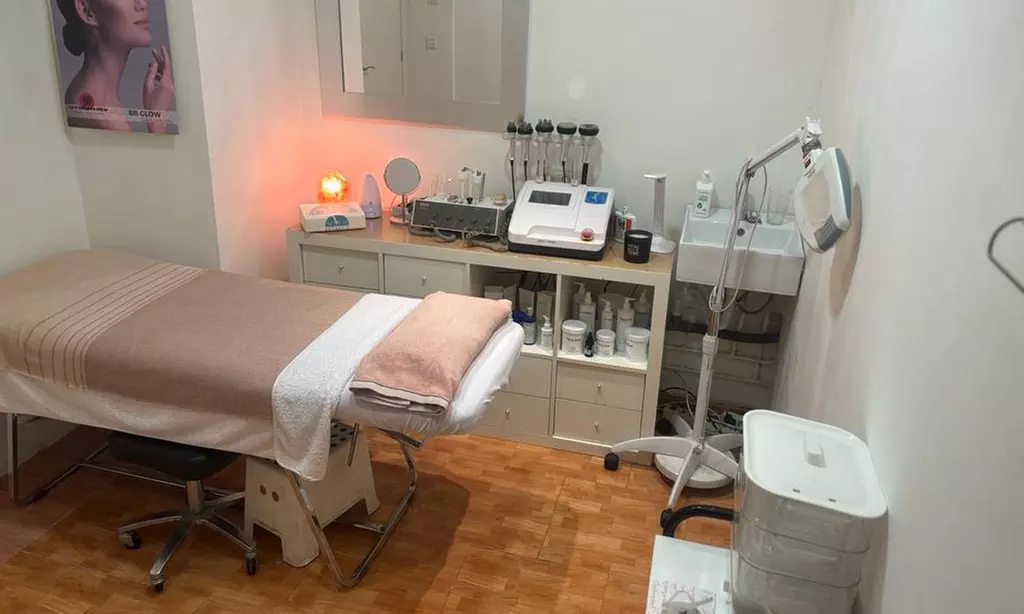 Consigue unas uñas impecables con estilo en Lucía Martínez